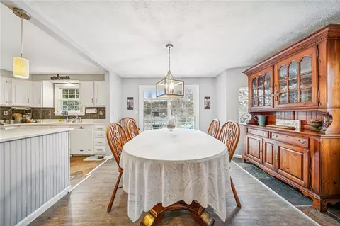 Dining - 2358 Mount Vernon Ave, Export, PA 15632 photo 1 of 2
