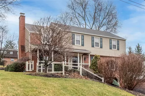 6077 Great Dane Dr, Bethel Park, PA 15102