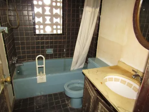 Bath - 219 Camp Ave, Braddock, PA 15104 photo 2 of 2