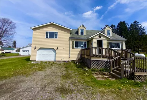 283 Line St, Central City, PA 15926