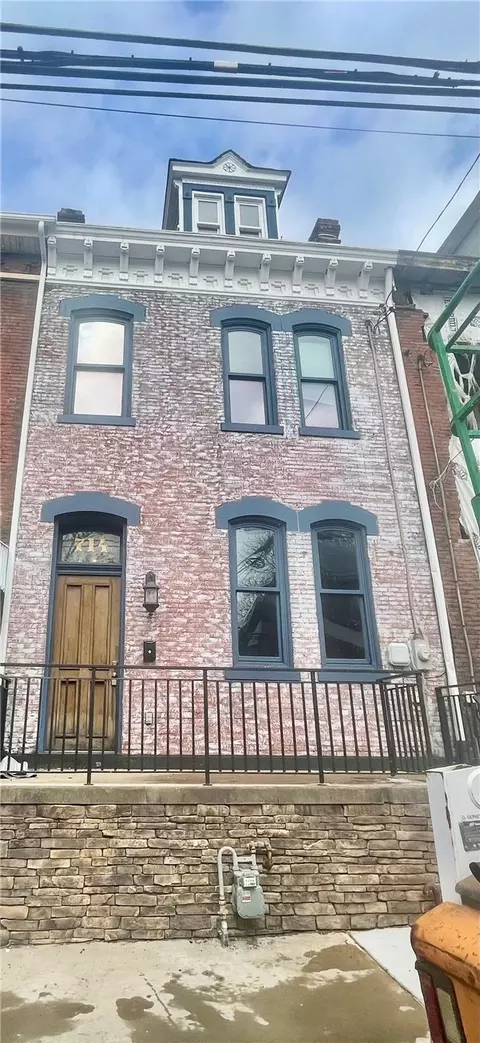 714 Armandale St, Pittsburgh, PA 15212