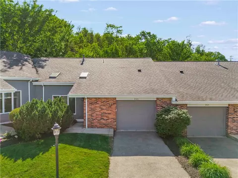 206 Queens Ct, Canonsburg, PA 15317