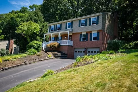 2597 Monterey Dr, Pittsburgh, PA 15241