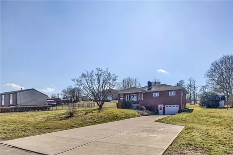 108 Rush Ave, New Eagle, PA 15067 photo 4