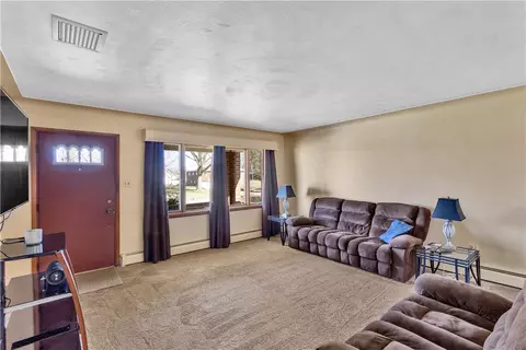 108 Rush Ave, New Eagle, PA 15067 photo 7