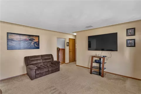 108 Rush Ave, New Eagle, PA 15067 photo 9