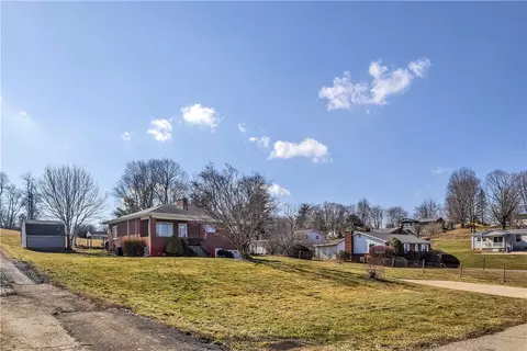 108 Rush Ave, New Eagle, PA 15067 photo 3