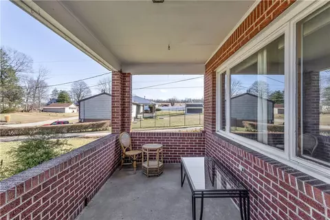108 Rush Ave, New Eagle, PA 15067 photo 5