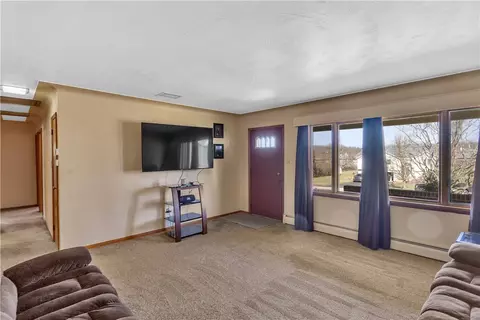 108 Rush Ave, New Eagle, PA 15067 photo 8