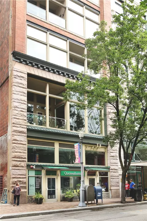 941 Penn Ave #202, Pittsburgh, PA 15222
