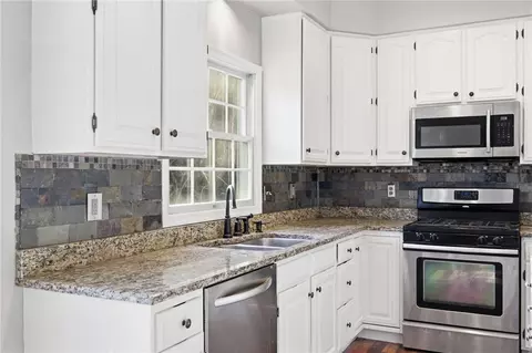 Kitchen - 644 White Pine Dr, Mars, PA 16046 photo 6 of 7