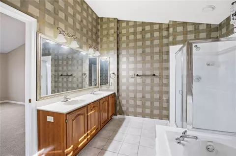 Bath - 644 White Pine Dr, Mars, PA 16046 photo 1 of 5