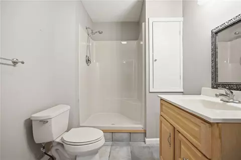 Bath - 644 White Pine Dr, Mars, PA 16046 photo 5 of 5