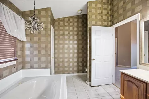 Bath - 644 White Pine Dr, Mars, PA 16046 photo 2 of 5