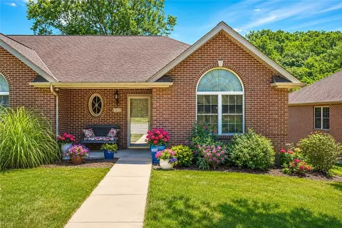 815 Village Dr, Pittsburgh, PA 15237
