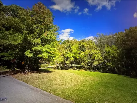 1 Oakland Hts, Monaca, PA 15061