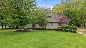 4506 Whippoorwill Dr, Hermitage, PA 16148