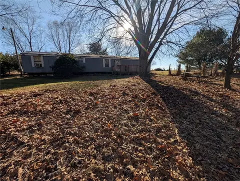 100 Santa Rita Ln, Butler, PA 16001