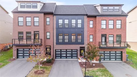 202 Kousa Ln, Venetia, PA 15367