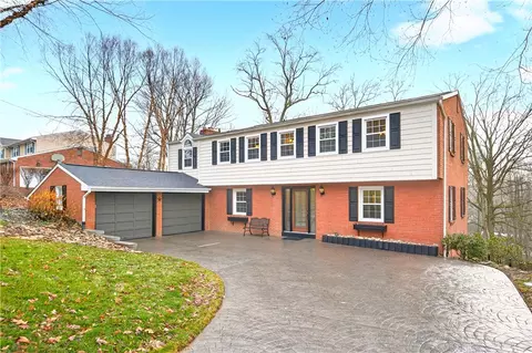112 N Heide Ln, Canonsburg, PA 15317