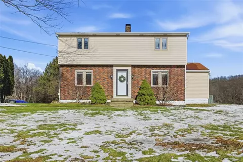 4156 Glasgow Rd, Valencia, PA 16059