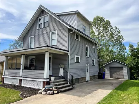 4 E Ridge Ave, Greenville, PA 16125
