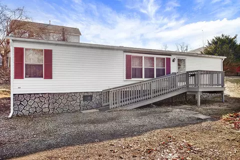 11 Columbus St, Belle Vernon, PA 15012