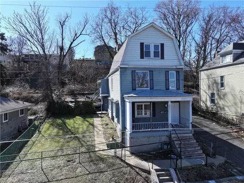 335 Queensbury St, Pittsburgh, PA 15205