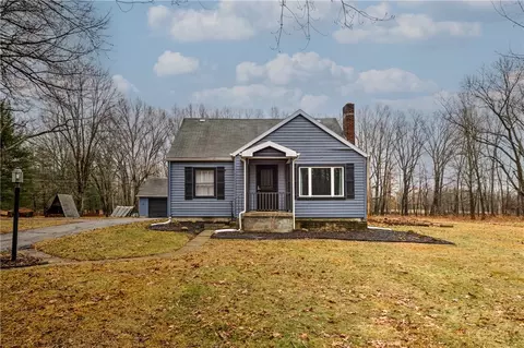 5782 N Edinburg Rd, Edinburg, PA 16116