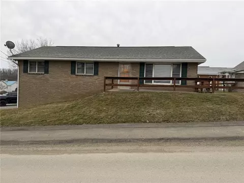 638 N Cherry St, Worthington, PA 16262