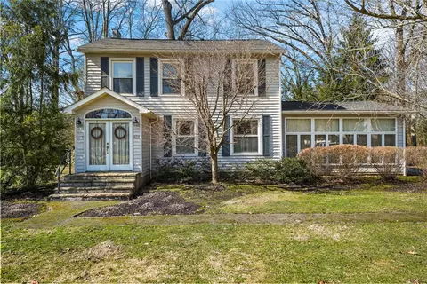421 E Washington Blvd, Grove City, PA 16127