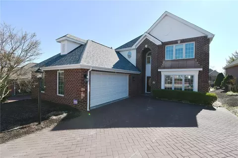 215 Victoria Ln, Mcmurray, PA 15317