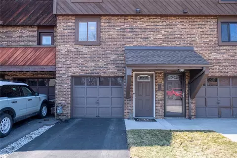 605 Bayberry Ln, Imperial, PA 15126
