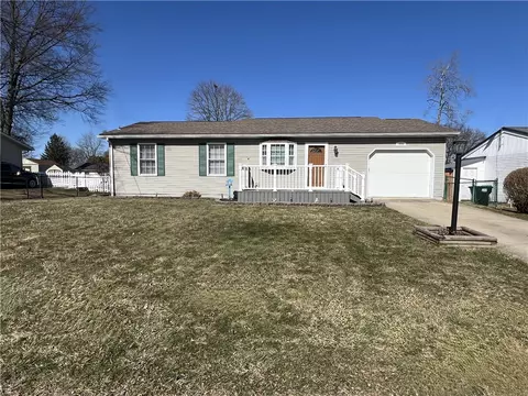 1535 Charles St, Hermitage, PA 16148