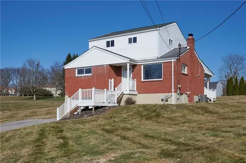206 Oak Dr, Kittanning, PA 16201