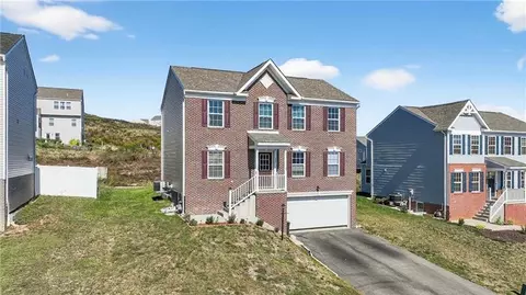 555 Gardenia Dr, Belle Vernon, PA 15012
