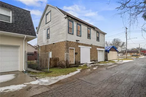 11 Tremont St, New Castle, PA 16102