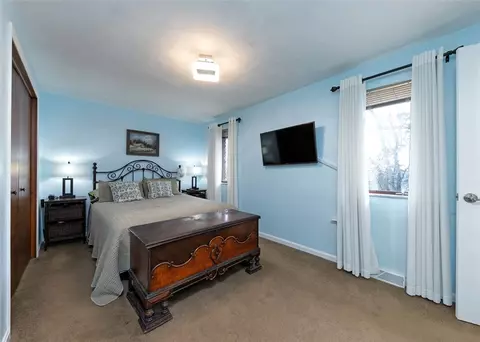 Bedroom - 1267 Fall Ln, Irwin, PA 15642 photo 2 of 3