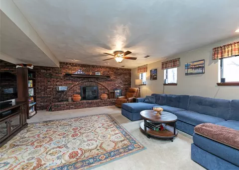 Living - 1267 Fall Ln, Irwin, PA 15642 photo 2 of 2