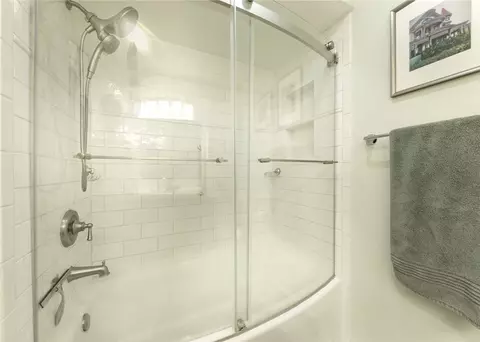 Bath - 1267 Fall Ln, Irwin, PA 15642 photo 2 of 4