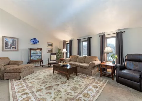 Living - 1267 Fall Ln, Irwin, PA 15642 photo 1 of 2