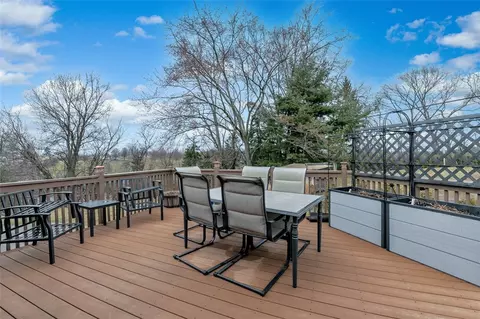 Exterior - 1267 Fall Ln, Irwin, PA 15642 photo 2 of 3