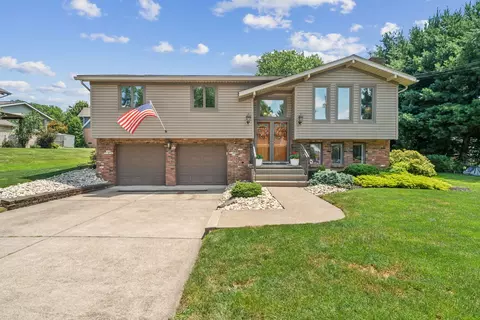 141 Saunders Sta, Trafford, PA 15085