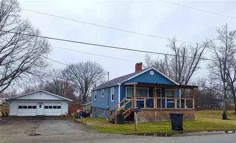 43 W Elm St, Fairchance, PA 15436