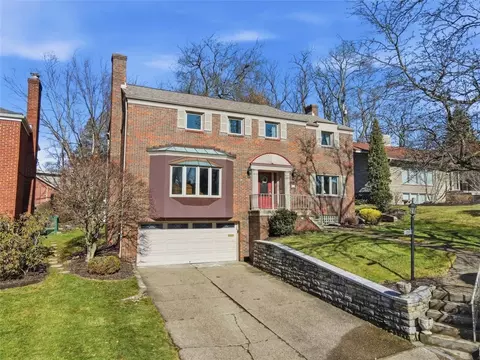 270 Twin Hills Dr, Pittsburgh, PA 15216