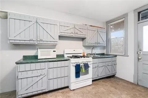 Kitchen - 432 Antisbury St, Braddock, PA 15104 photo 2 of 2