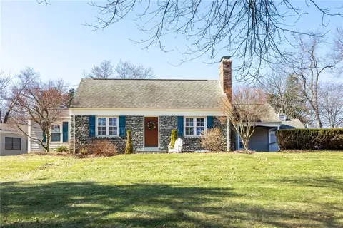 3335 Crestview Dr, Bethel Park, PA 15102