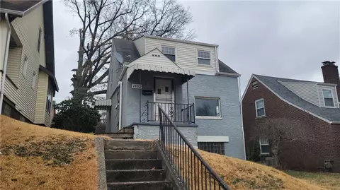 1802 Alcoa Dr, New Kensington, PA 15068
