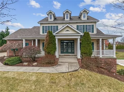 1012 Country Club Dr, Jeannette, PA 15644