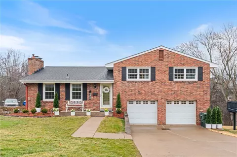4855 S Emblem Dr, Pittsburgh, PA 15236